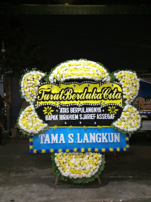 Papan Bunga Duka di Naman Teran