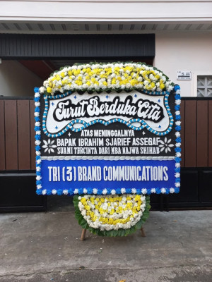 Papan Bunga Duka di Naman Teran